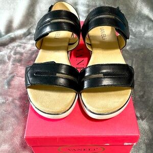 Vaneli Black ESPE Sandals size 7.5